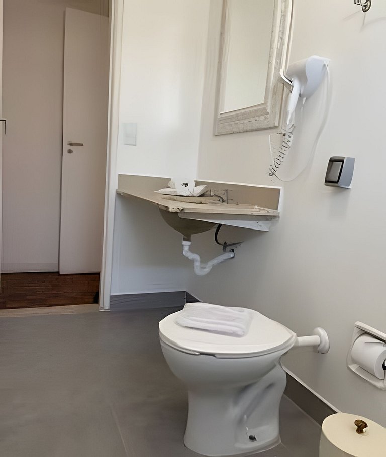 Vila Olímpia Yellow  by Mob Inn