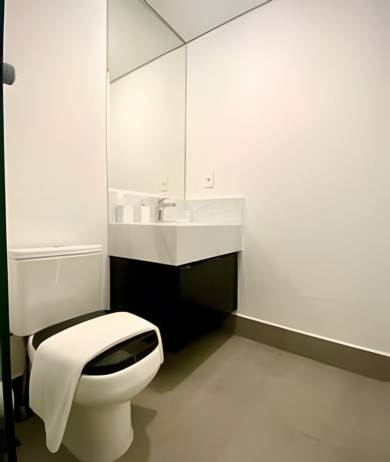 Jockey Faria Lima Alto Padrão by Mob Inn